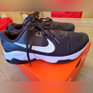 Nike Women’s Black Zoom Bella Athletic Shoes